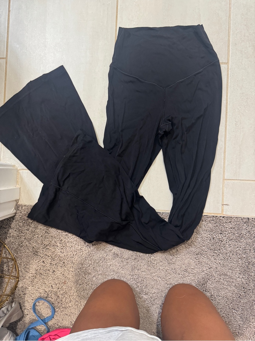 aerie Offline High-Rise Flare Leggings in Black